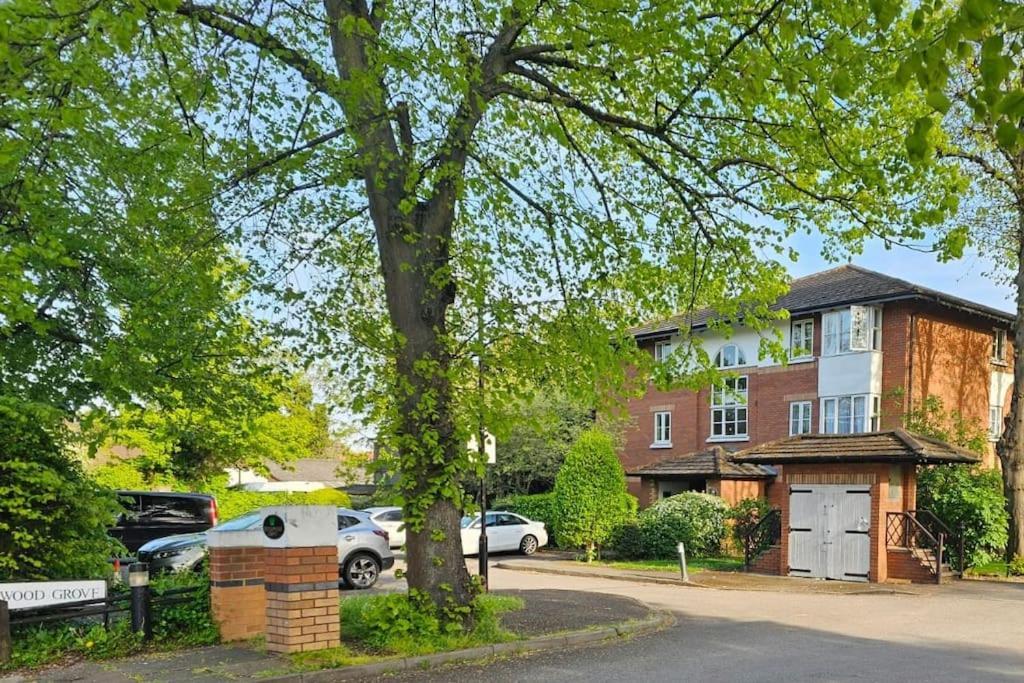 Lovely Flat Close To Shepherd'S Bush Appartement Londen Buitenkant foto